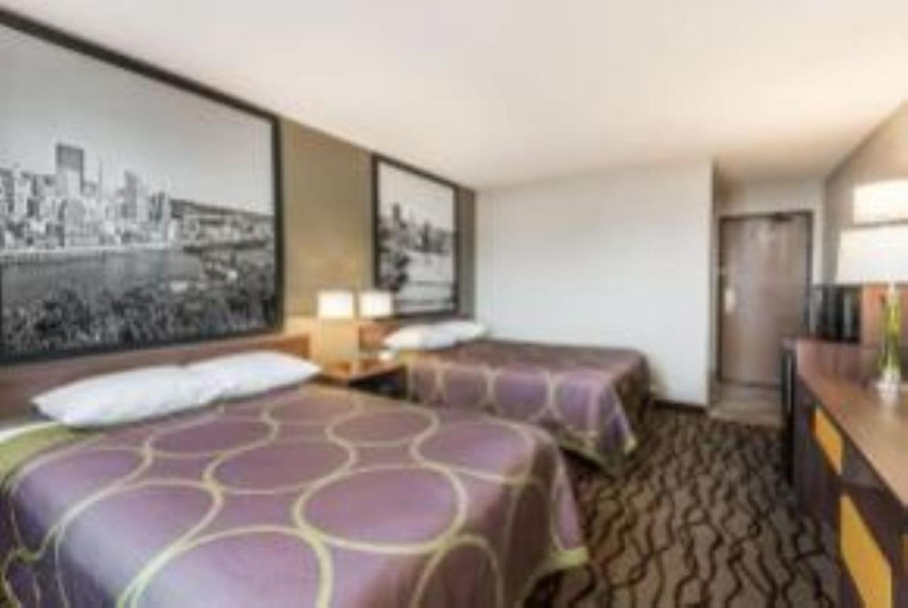 Super 8 By Wyndham Bedford Otel Dış mekan fotoğraf