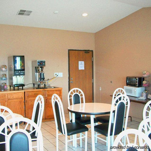 Super 8 By Wyndham Bedford Otel Restoran fotoğraf